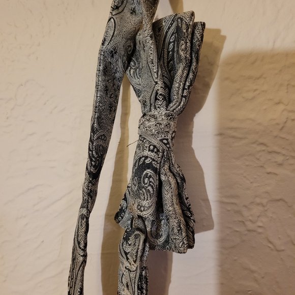 Vintage Paisley Pre-tied Bow Tie - Picture 3 of 3